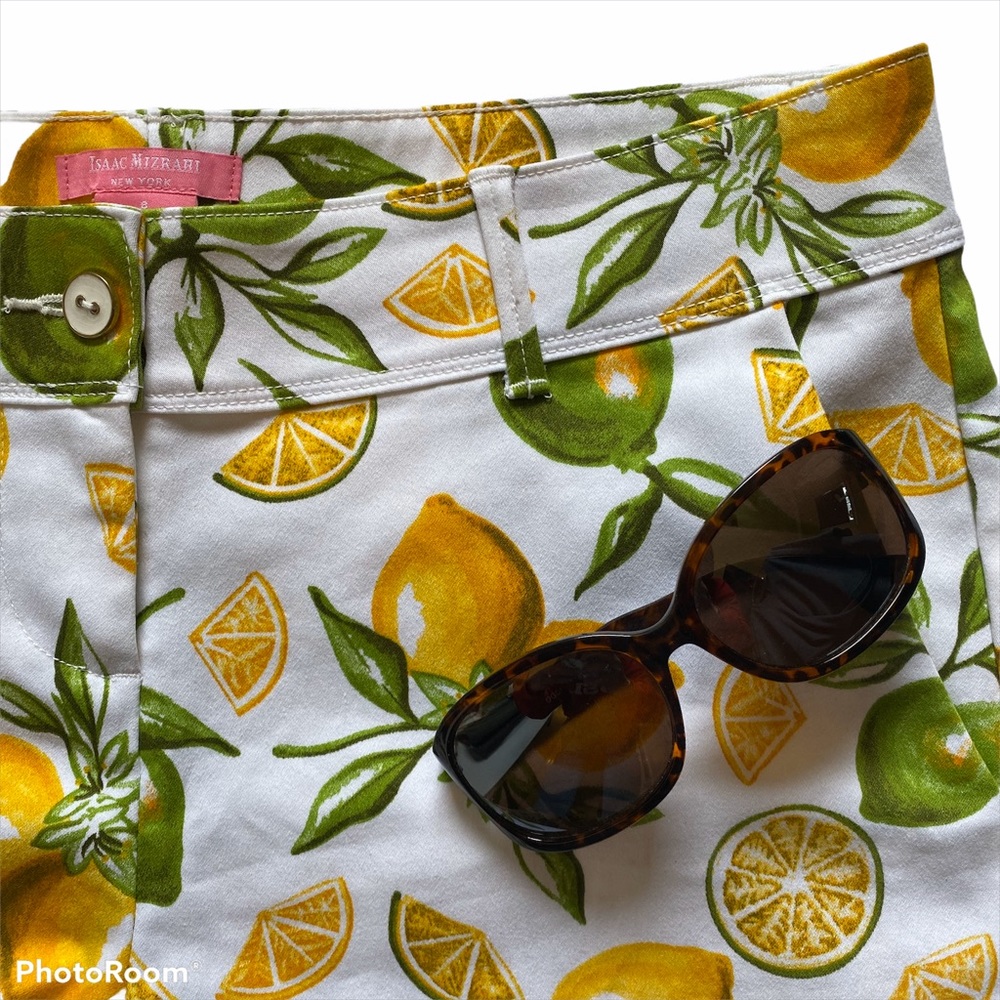Isaac Mizrahi New York Tailored Short. Sz 8. NWT